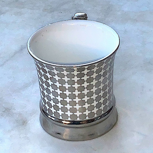 10 STRAWBERRY STREET MUG SILVER METALLIC FOOTED 12 FL OZ - Picture 2 of 8